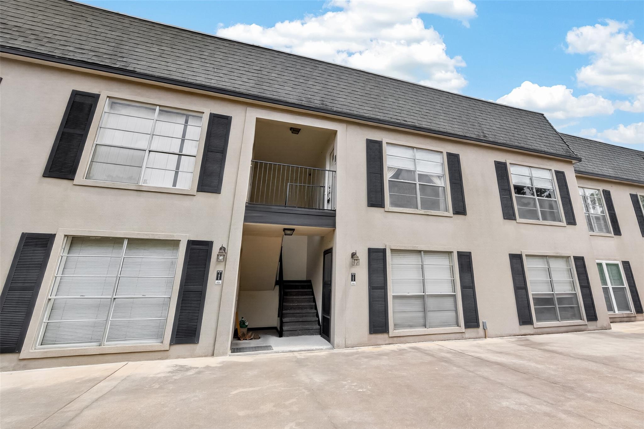 1800 Stoney Brook Drive #30 — photo