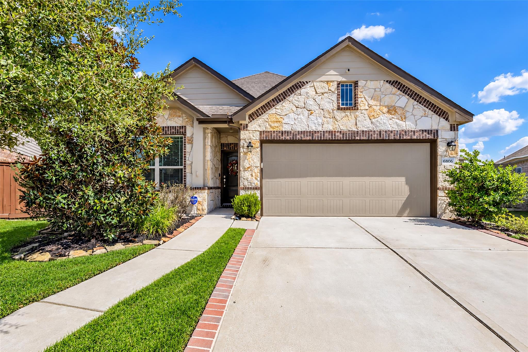 6806 Hartford Cliff Court — photo