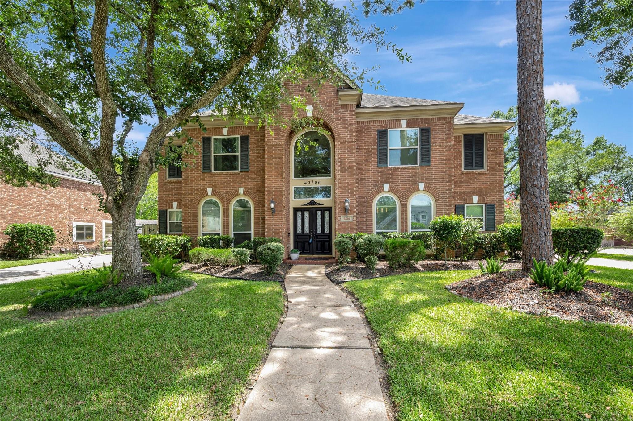 4306 Island Hills Drive — photo