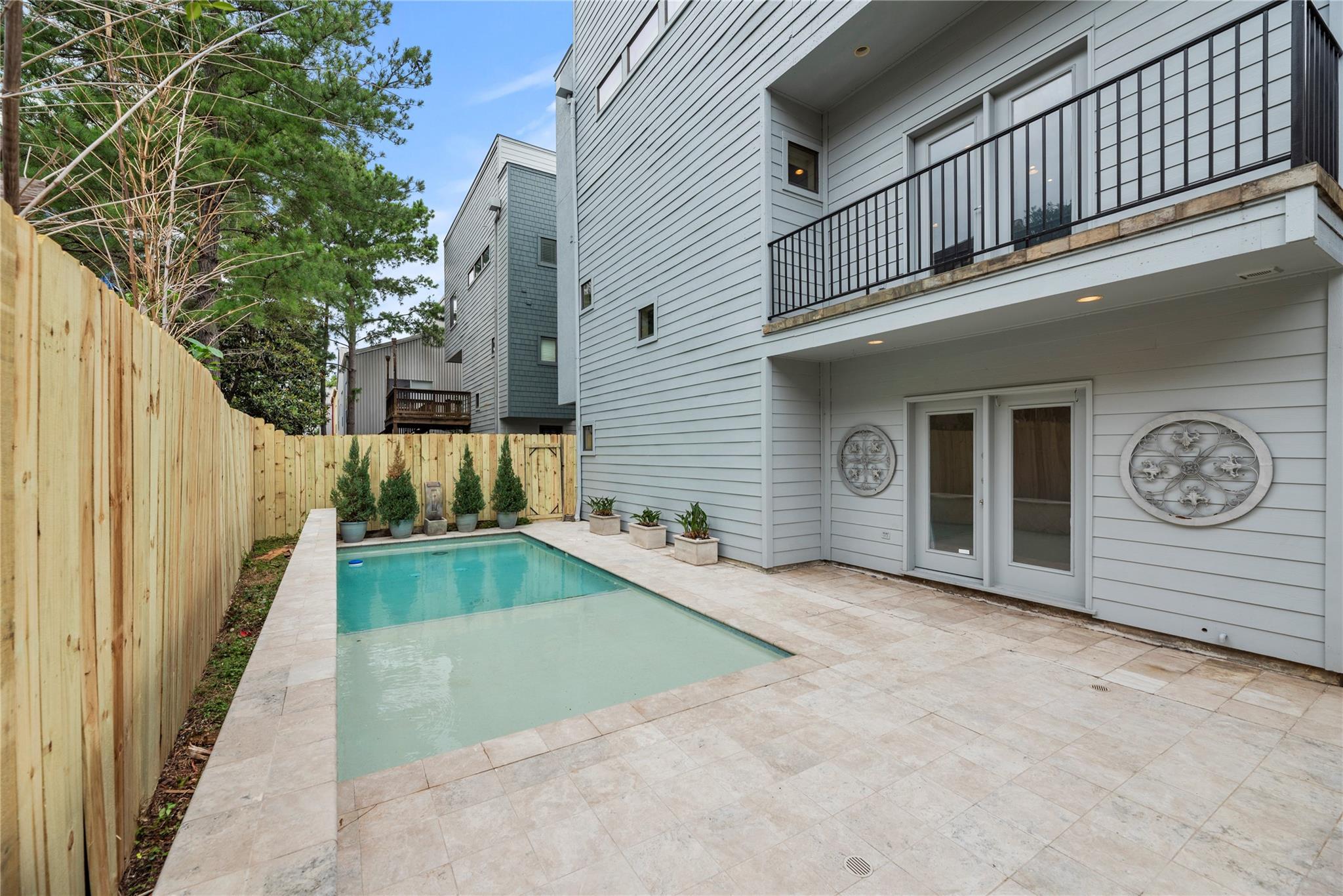 5205 Rose Street #B — photo