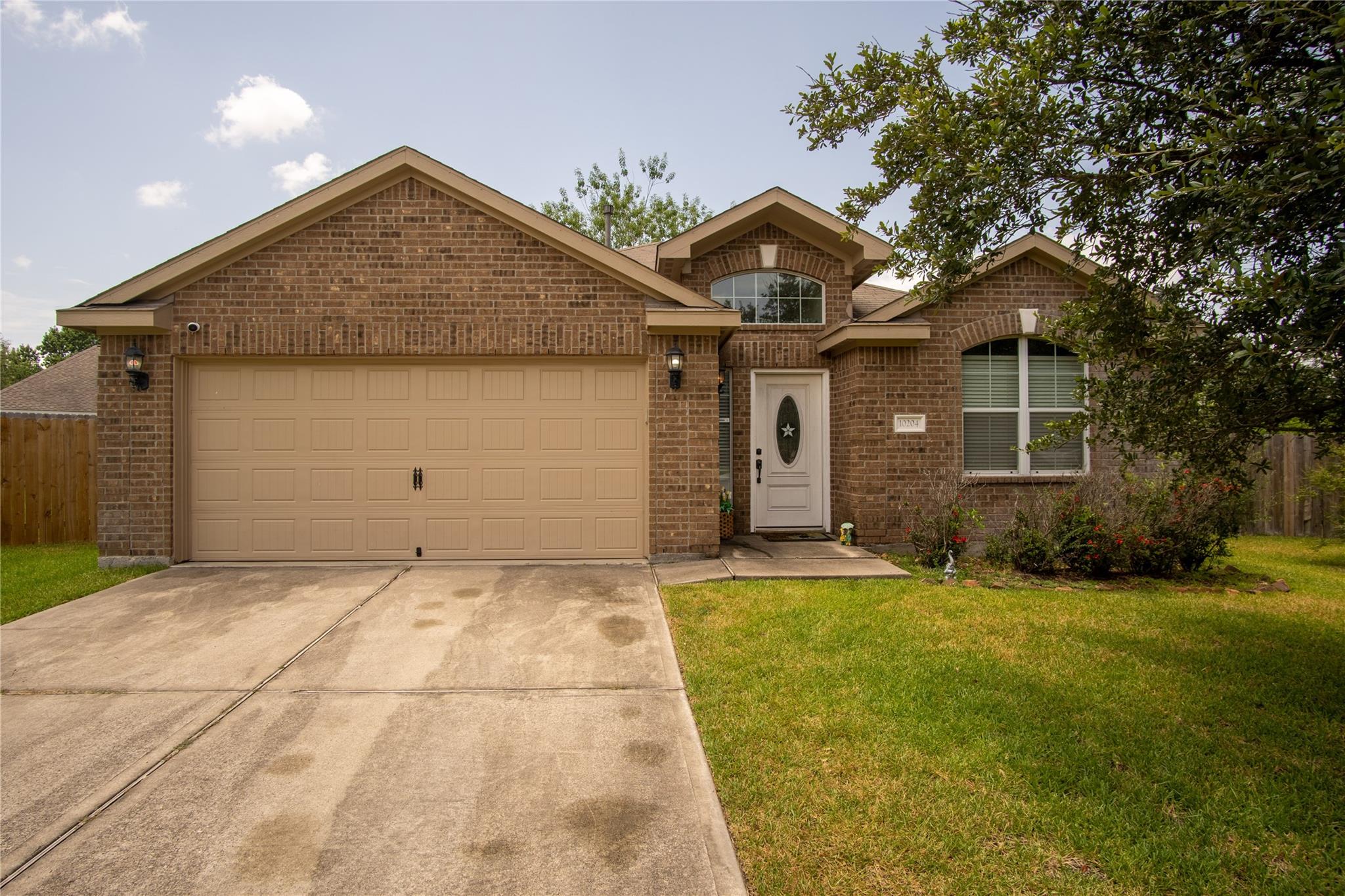 10204 Jewel Court — photo