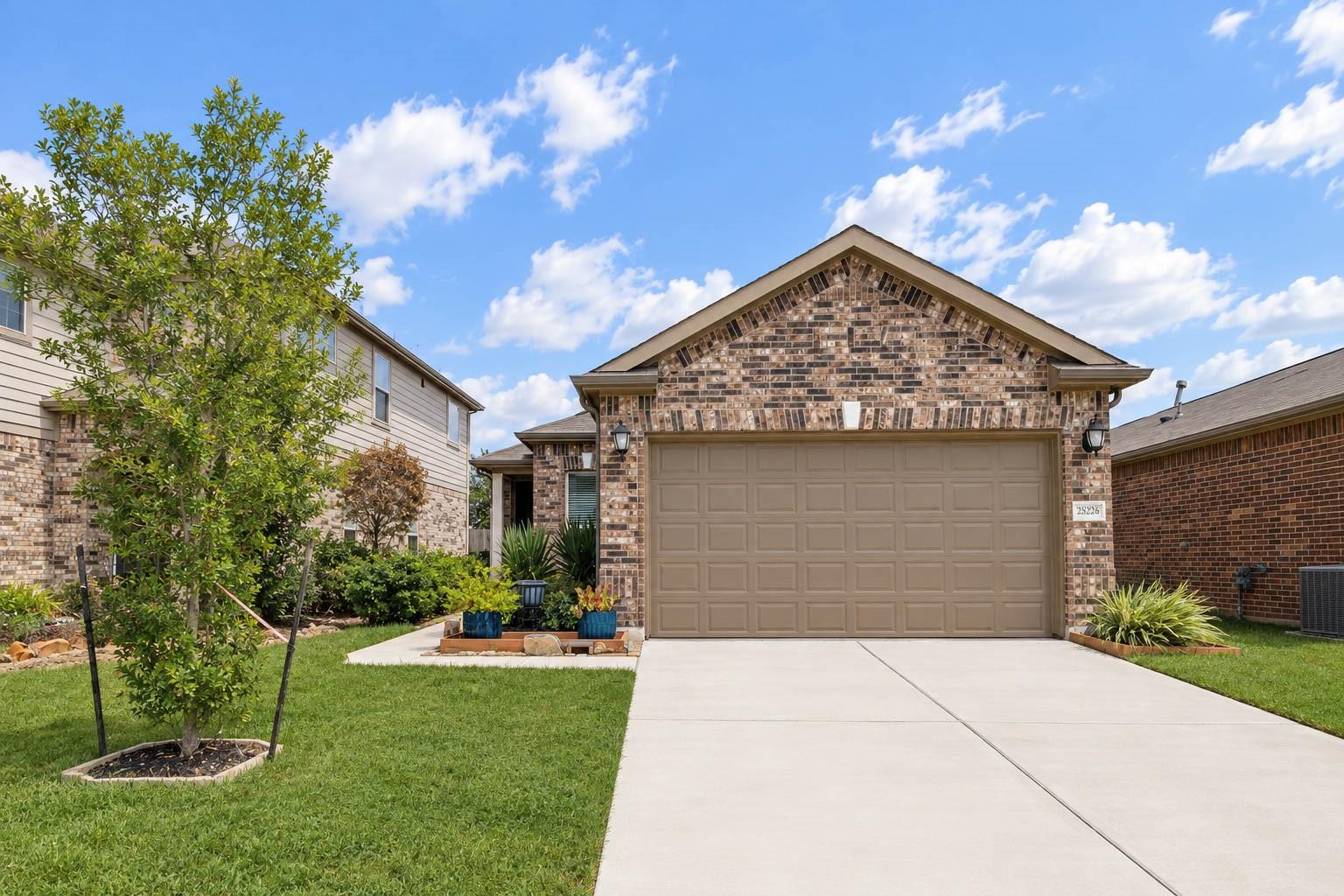25226 Squire Knoll Street — photo