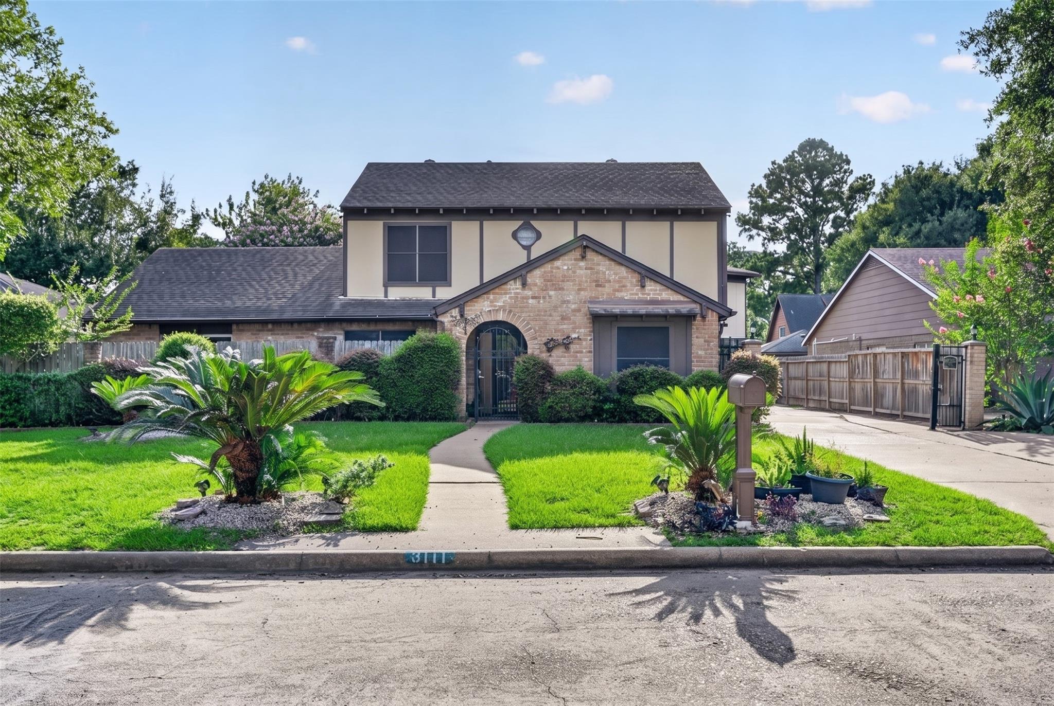 8111 Ivan Reid Drive — photo