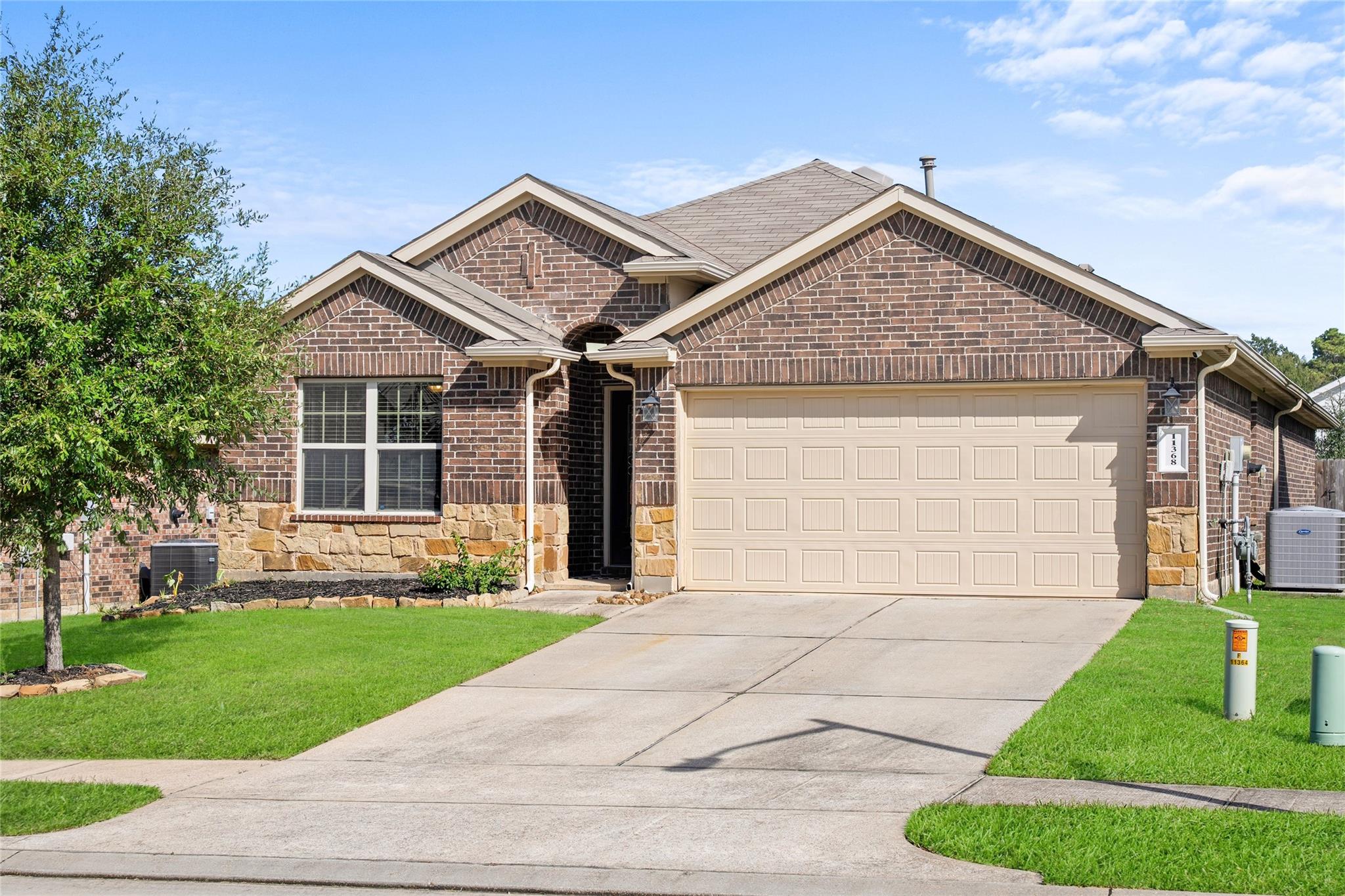 11368 Dawn Beach Lane — photo