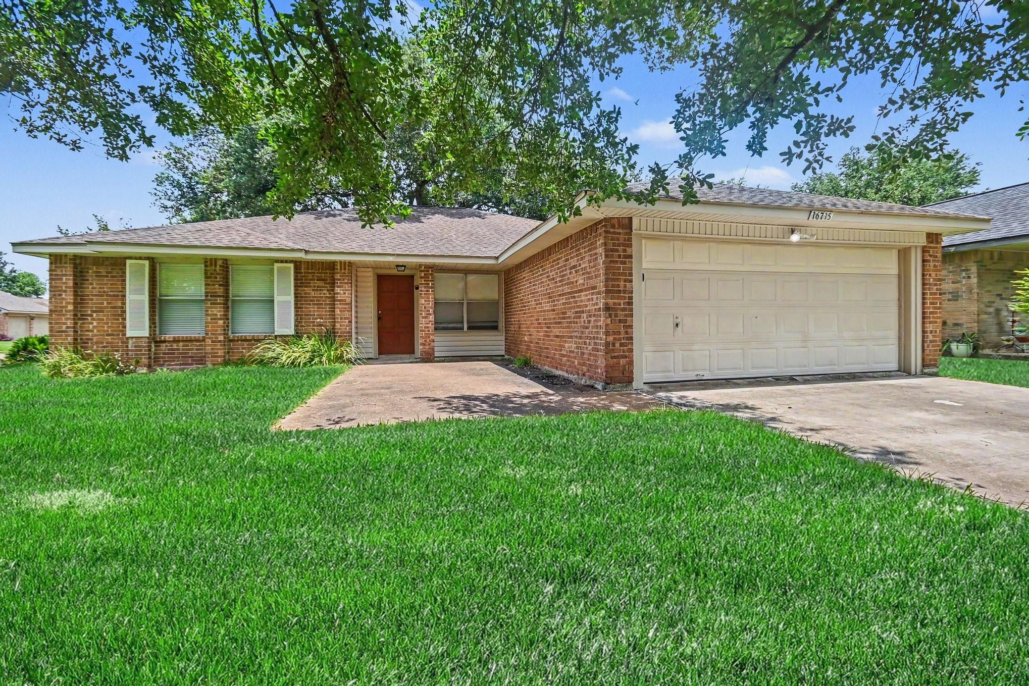 16715 Manowar Lane — photo
