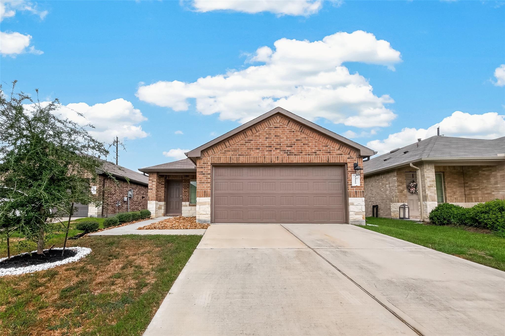 2415 Moraine Valley Drive — photo