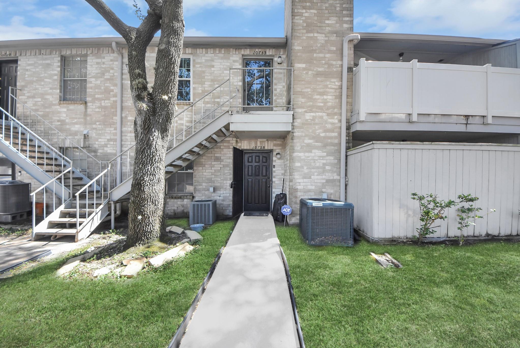 10735 Braes Bend Drive — photo