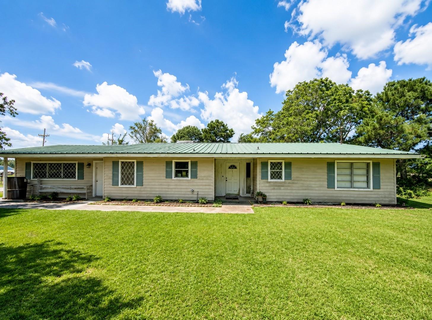 8535 FM 365 — photo