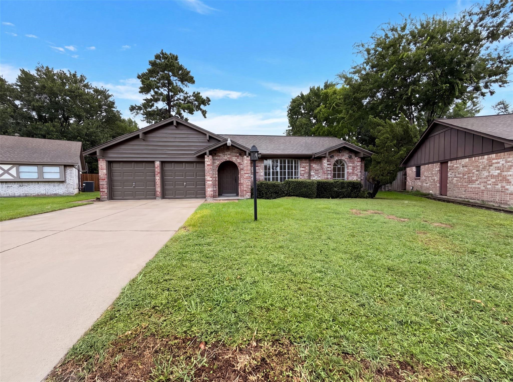 16338 Hollow Wood Drive — photo
