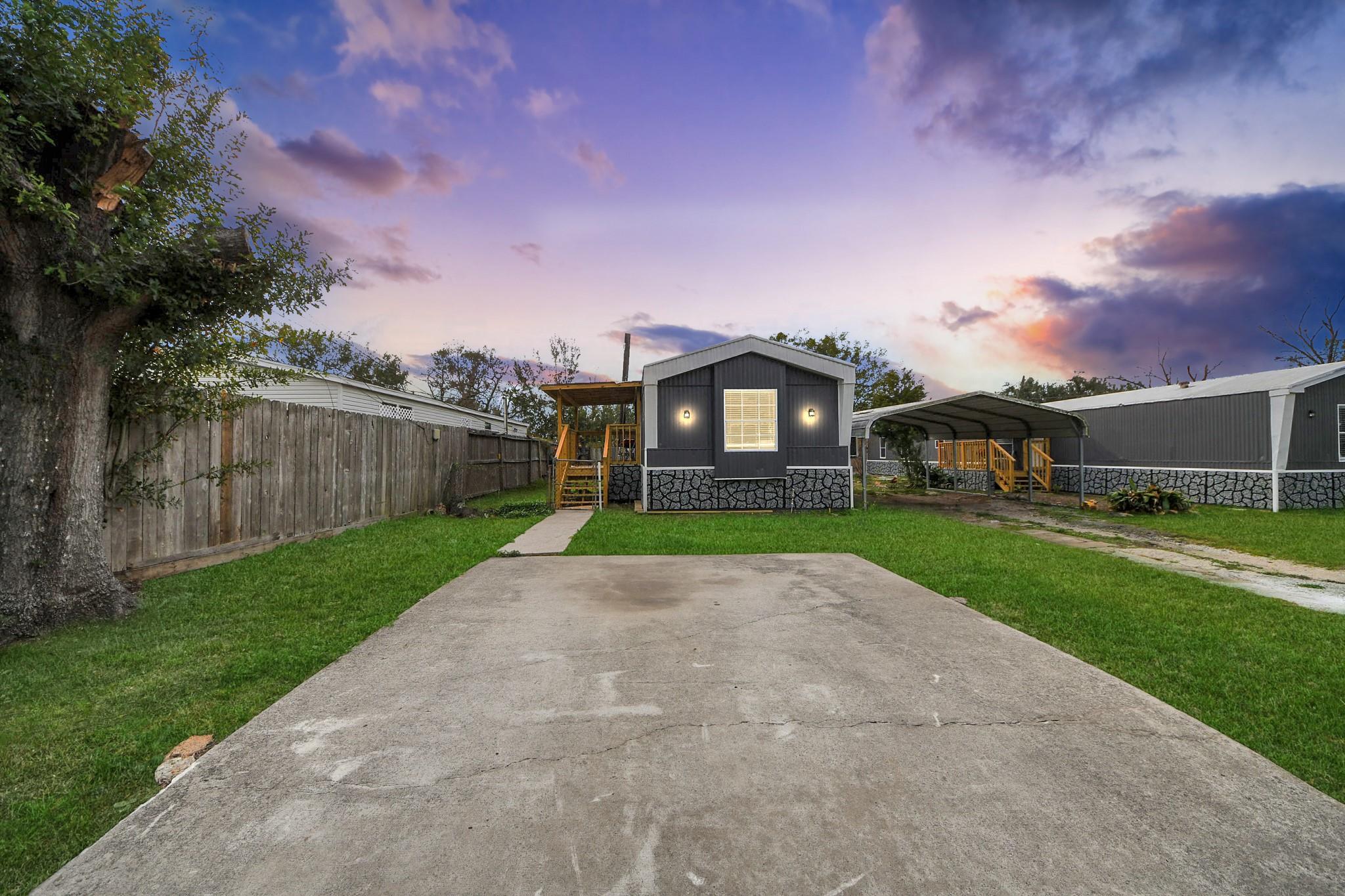 145 W Austin Avenue — photo
