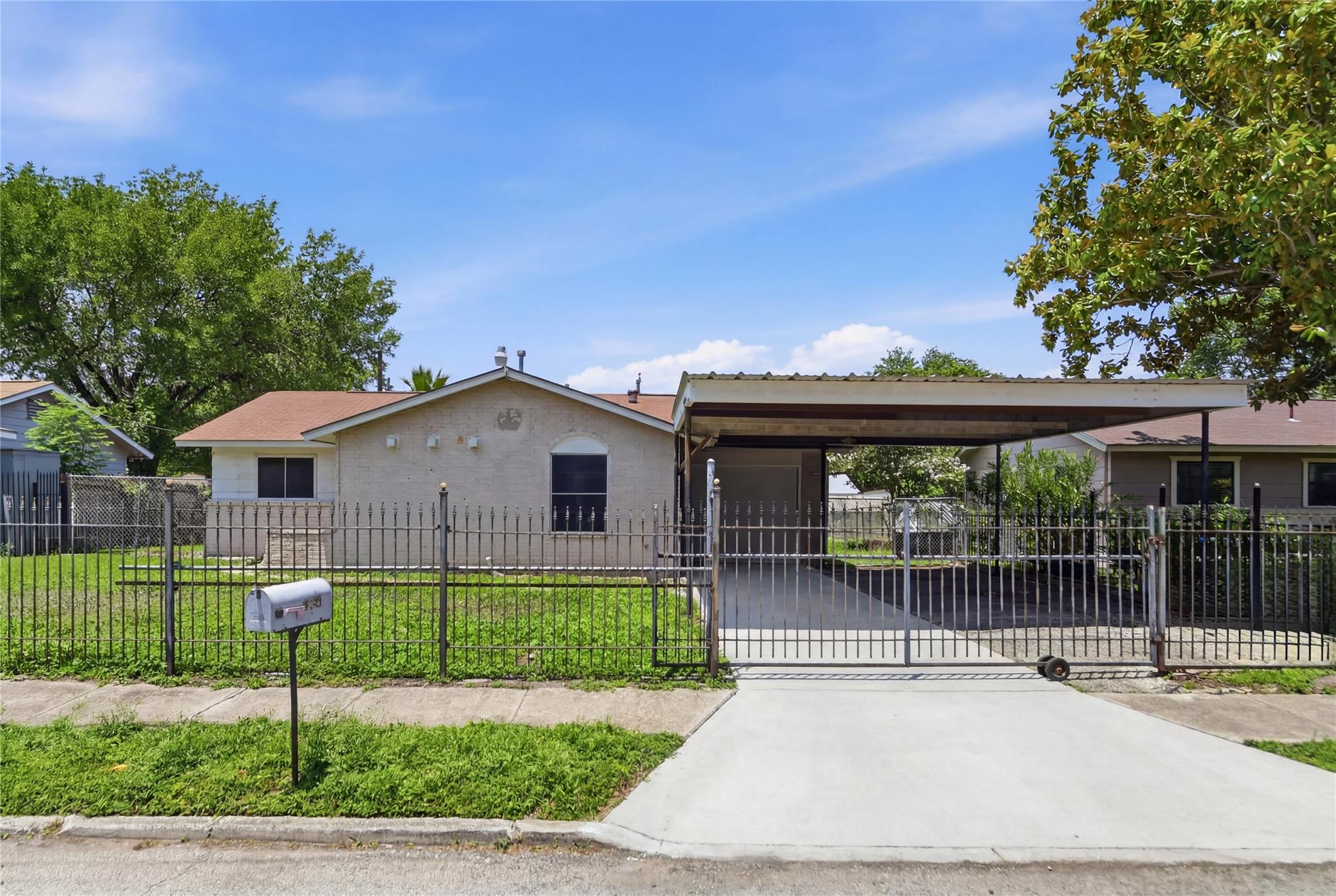 9139 Lytle Avenue — photo
