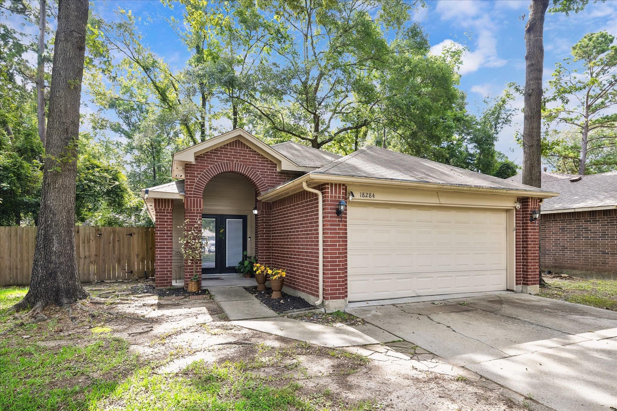 18284 Hollyberry Ct — photo