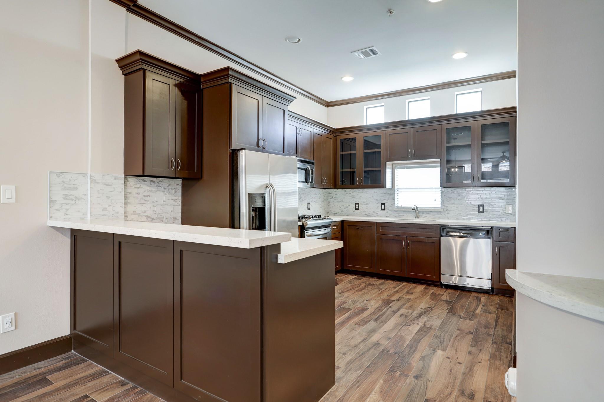 8715 Meadowcroft Drive #901 — photo