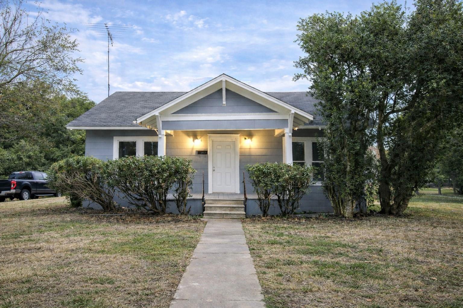 716 Olive Street — photo