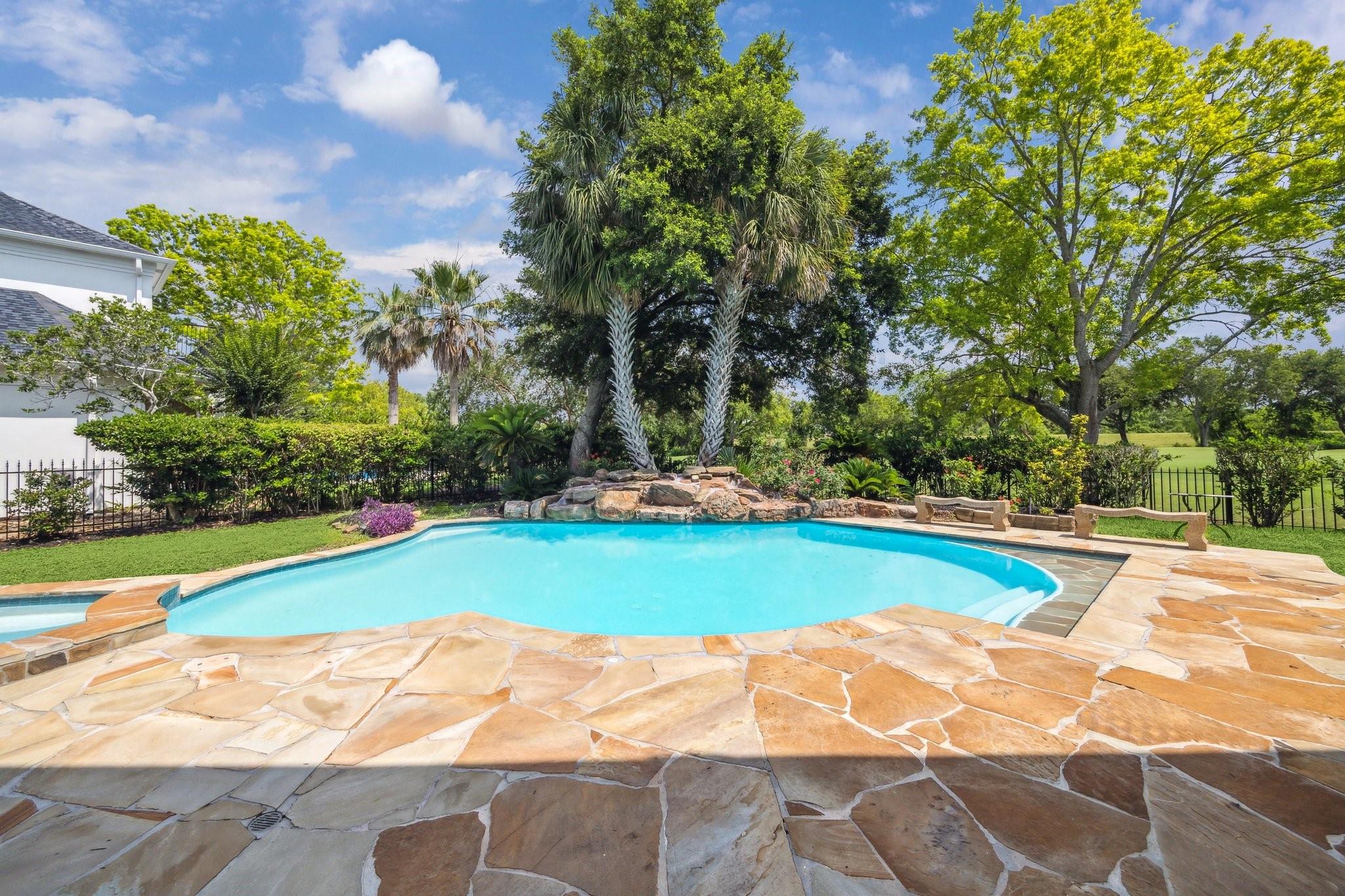4111 Thistle Hill Court — photo