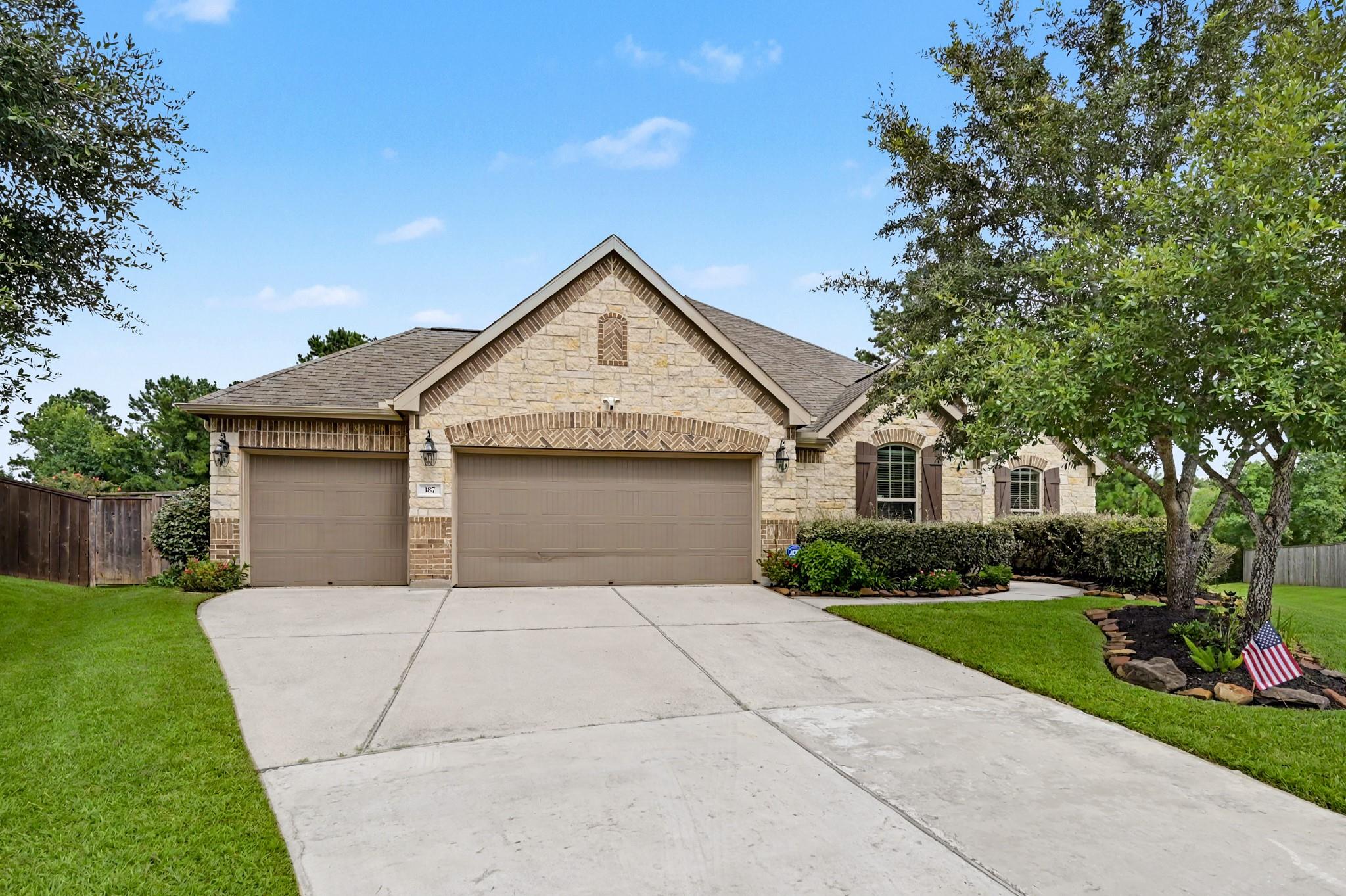 187 Wade Pointe Drive — photo