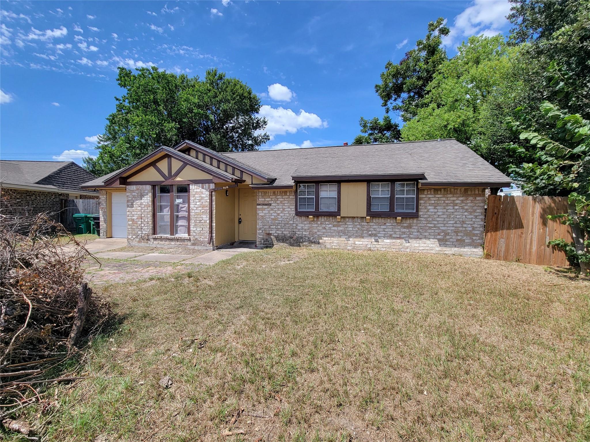 8618 Iron Liege Court — photo