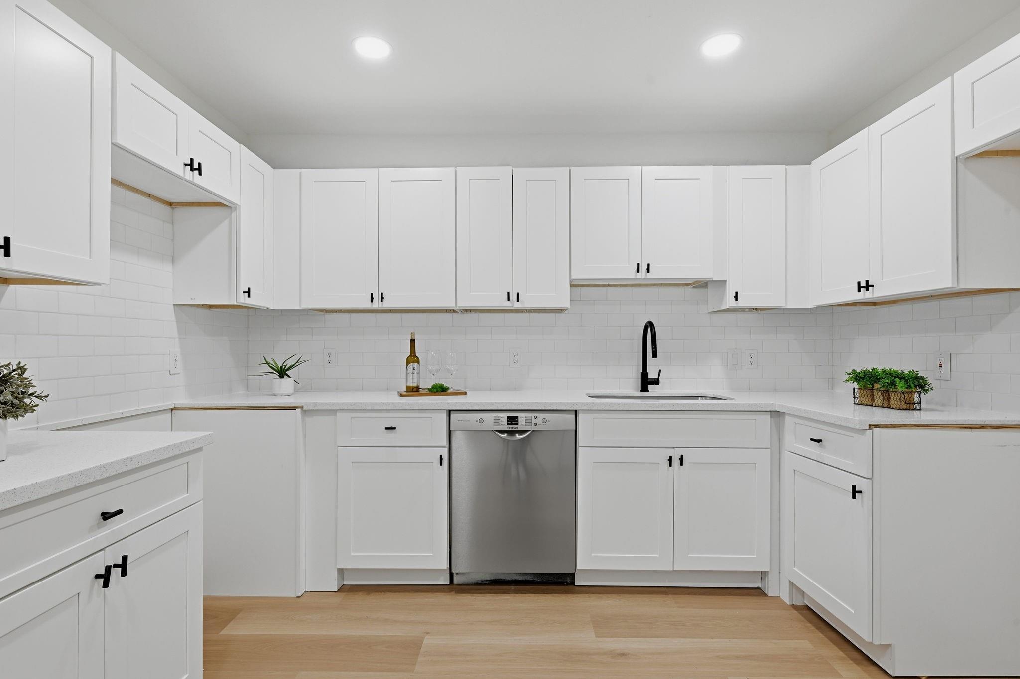 1406 Pleasantville Drive — photo