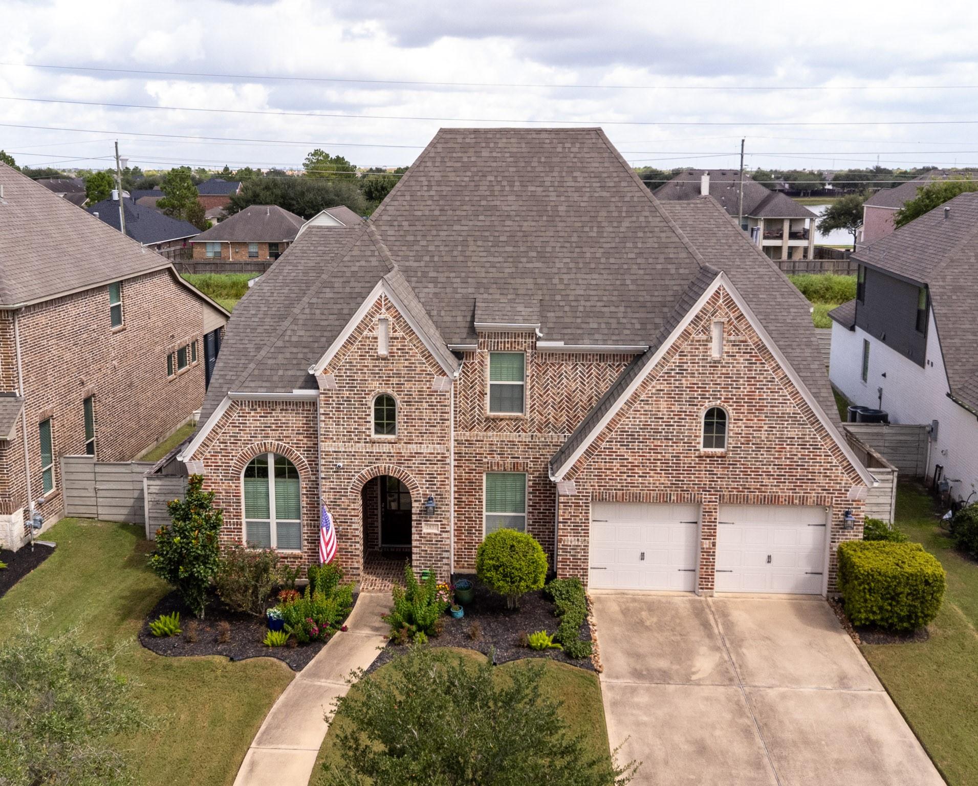 2831 Maple Oak Lane — photo