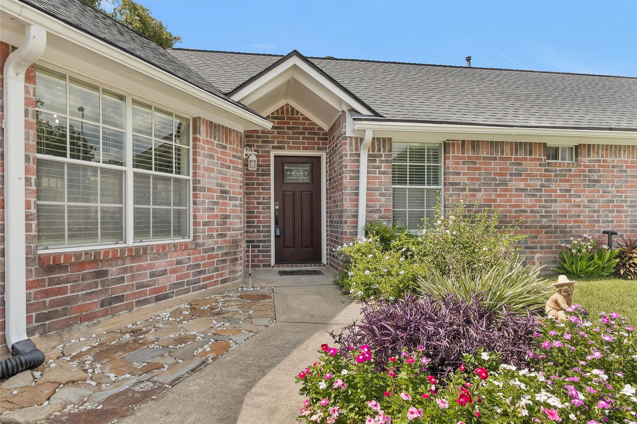 906 Juniper Court, Tomball, TX 77375 — photo 2
