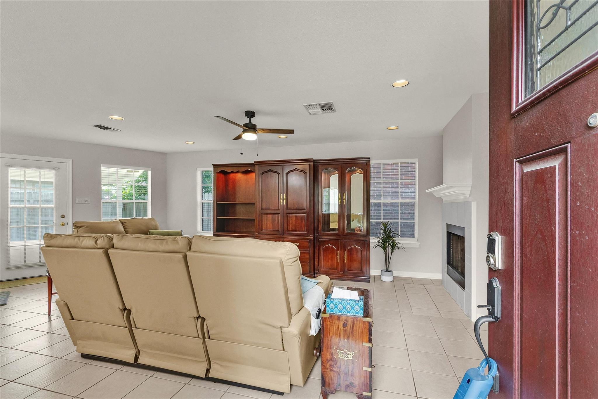 906 Juniper Court, Tomball, TX 77375 — photo 3