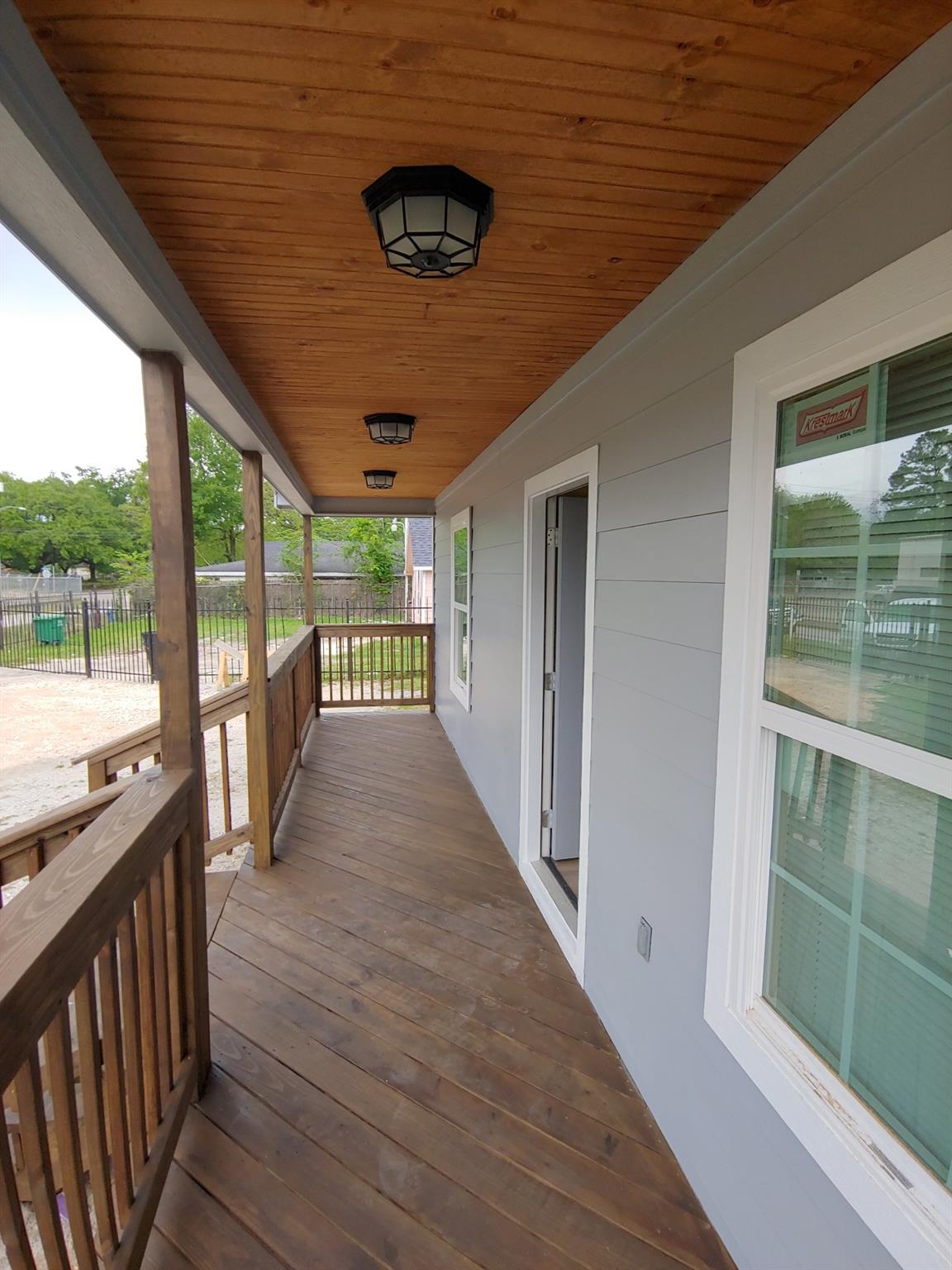 2520 E Crosstimbers Street — photo