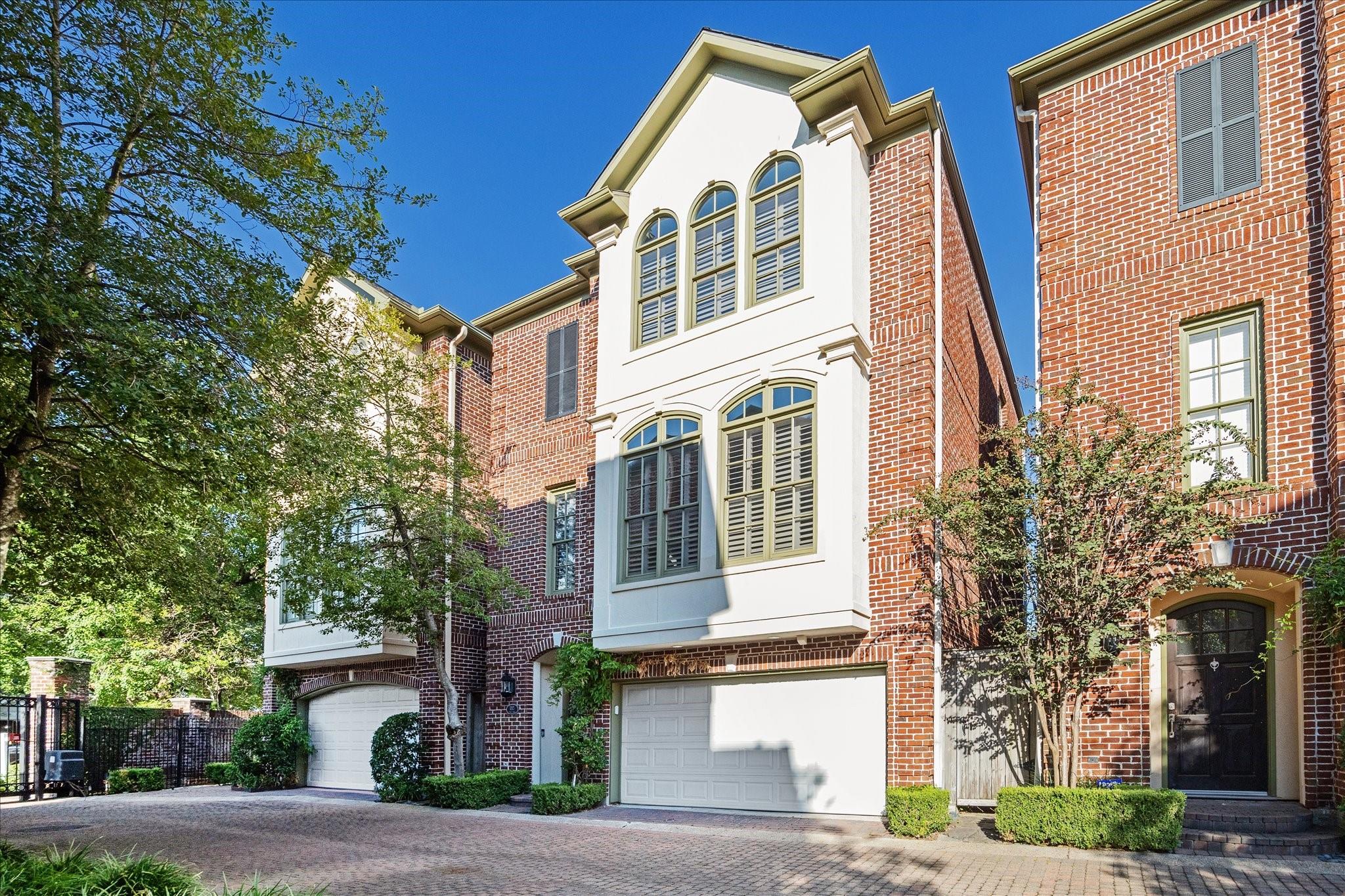 1315 Hyde Park Boulevard — photo
