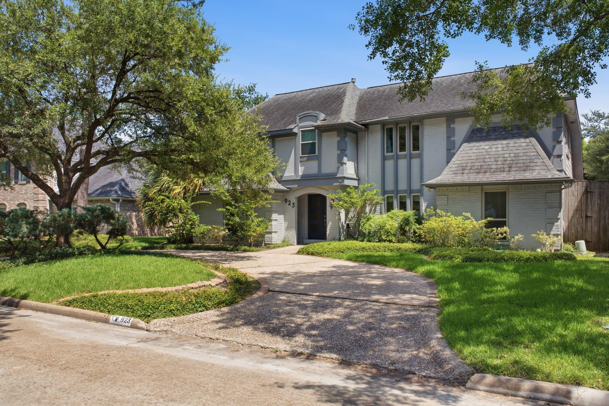 923 Daria Drive — photo