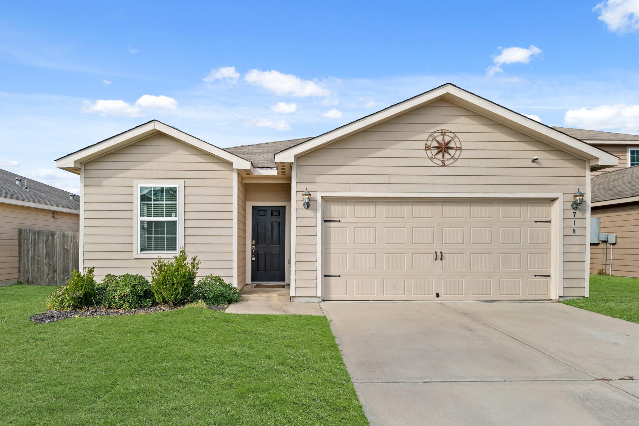 718 Crystal Lakes Drive — photo