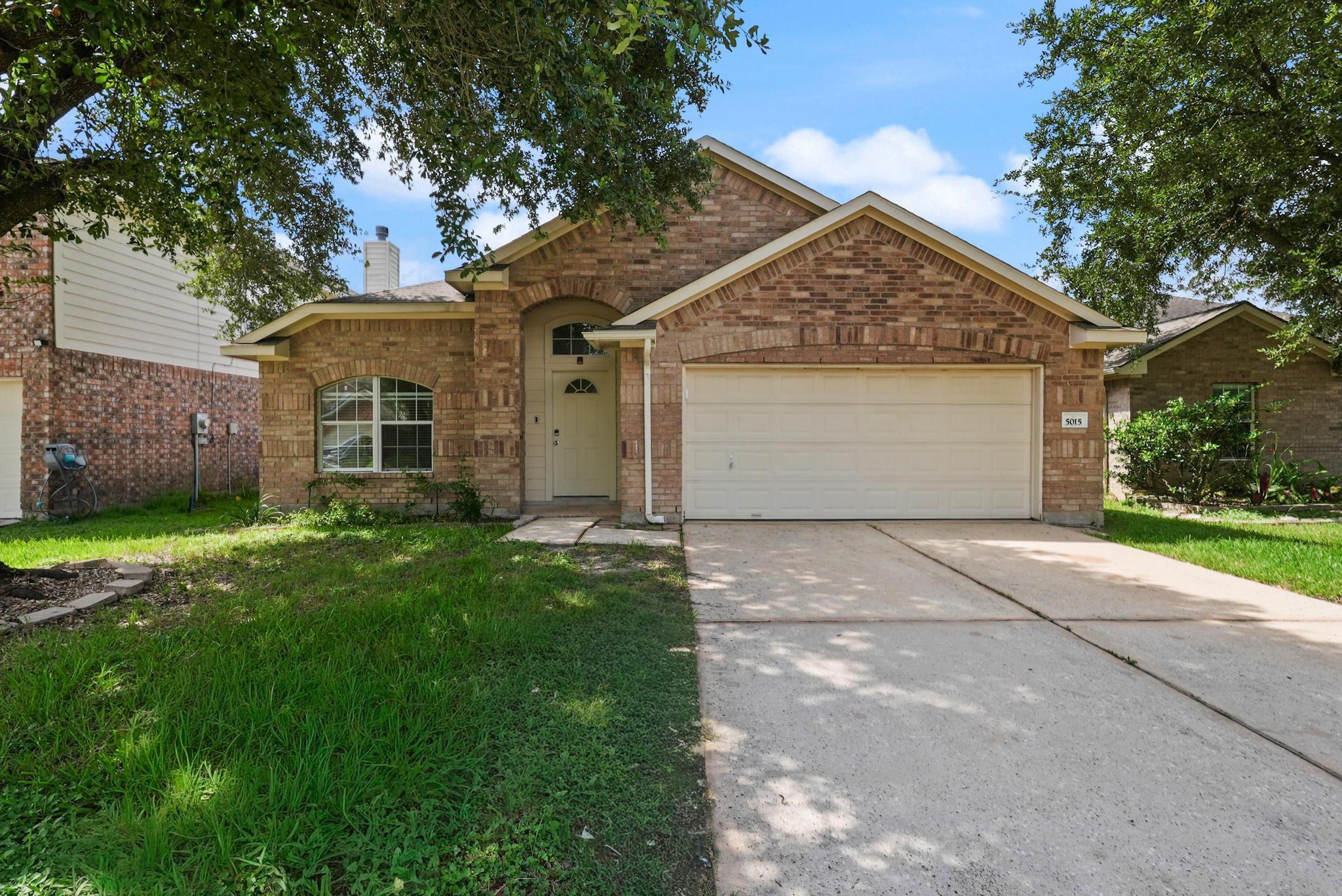 5015 Bridgecrossing Court — photo