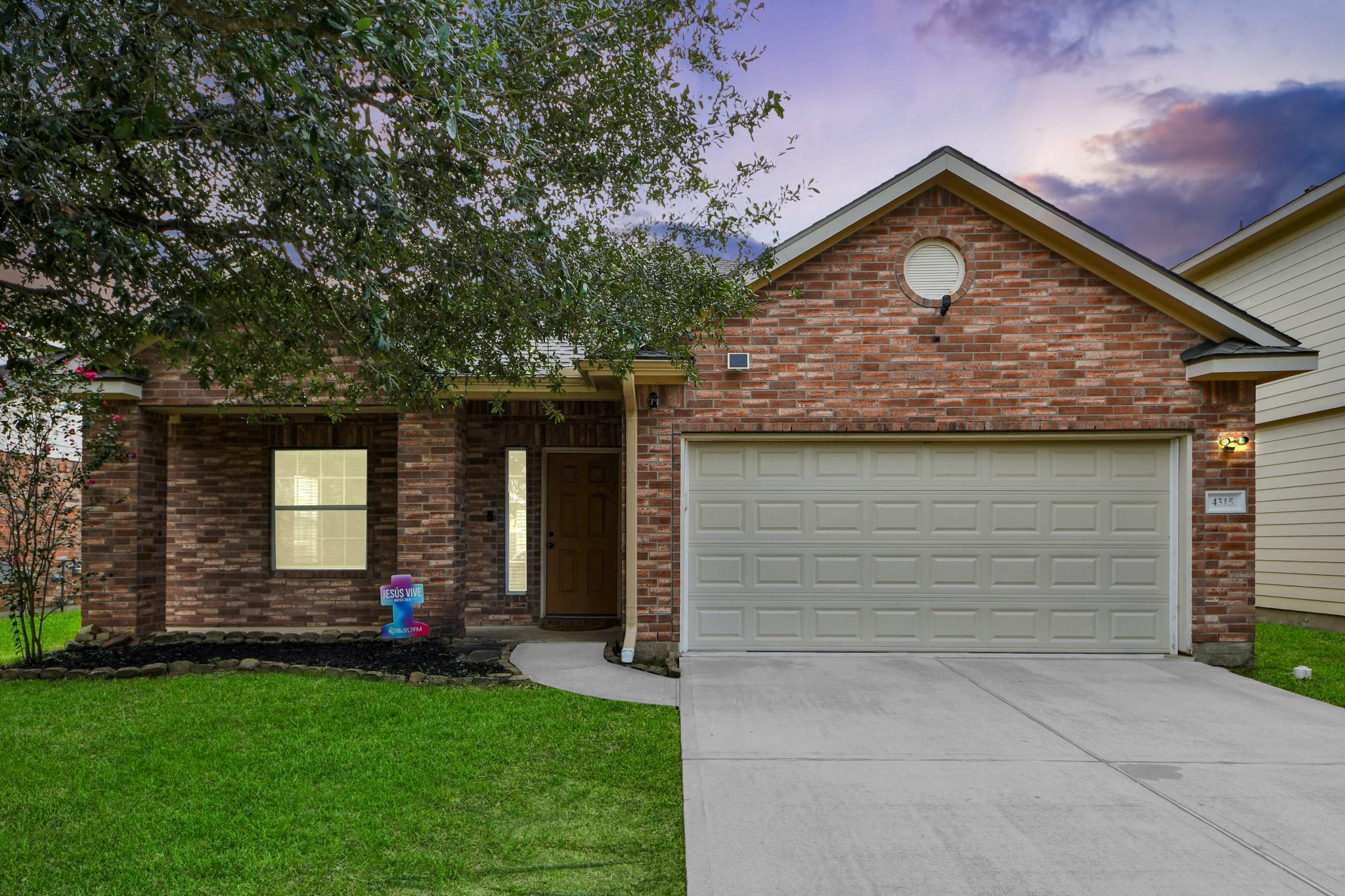 4315 Mt Vinson Way — photo