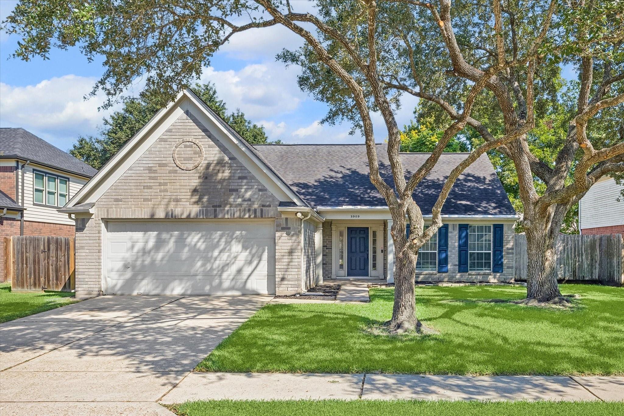 3909 Greenwood Drive — photo