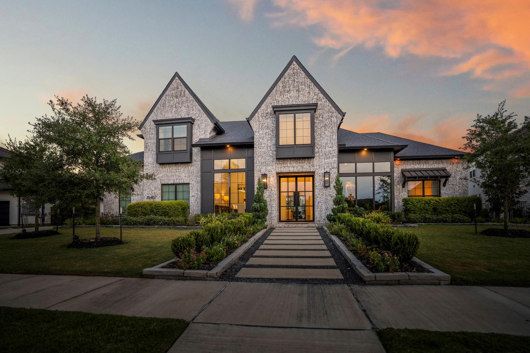 19407 Carpenters Bayou Court — photo