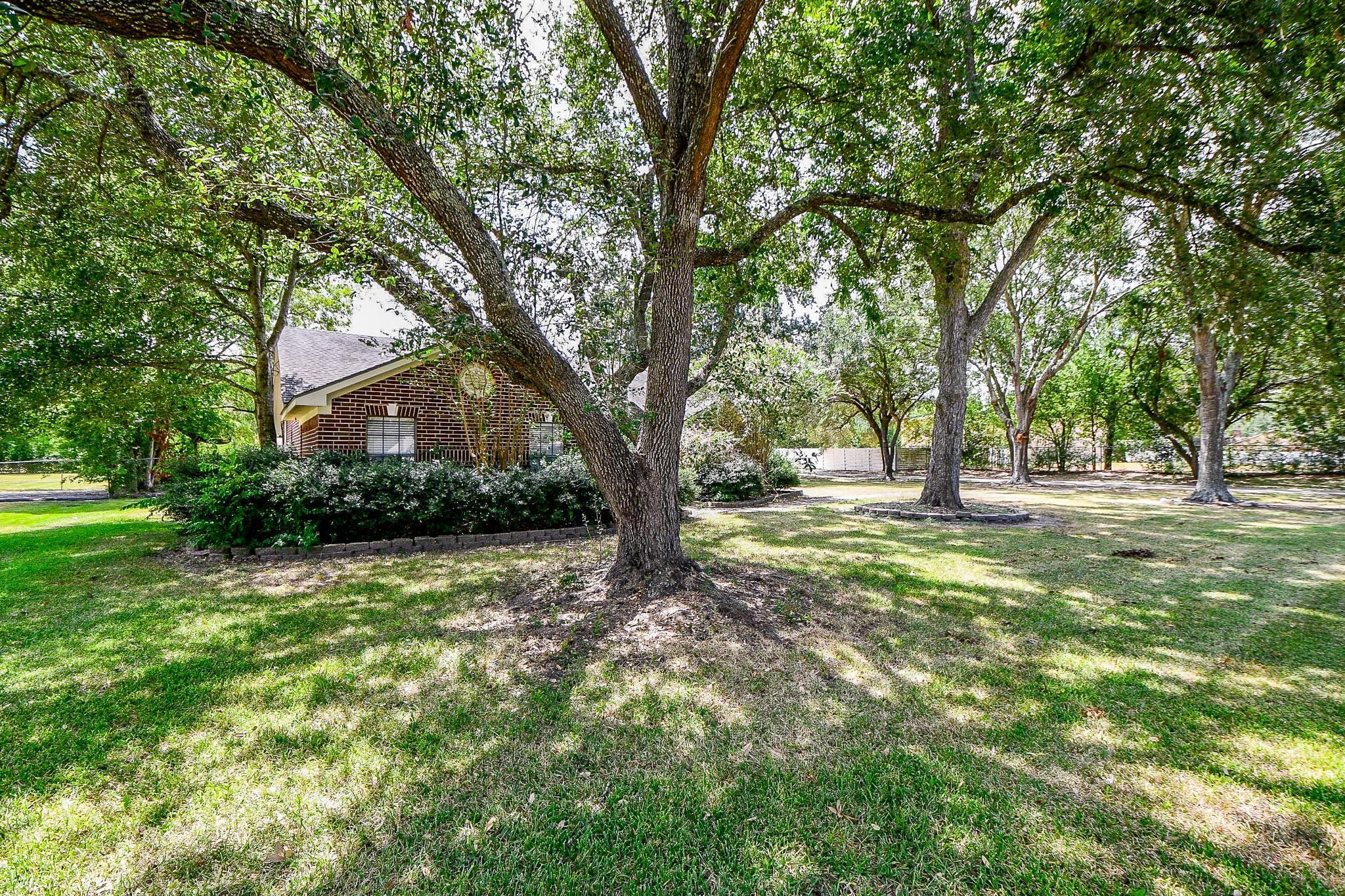 25121 Lakeview Road — photo