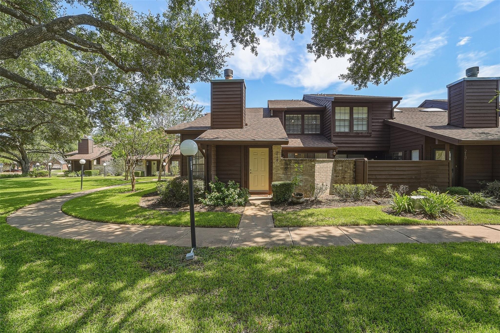 2611 Grants Lake Boulevard #214 — photo