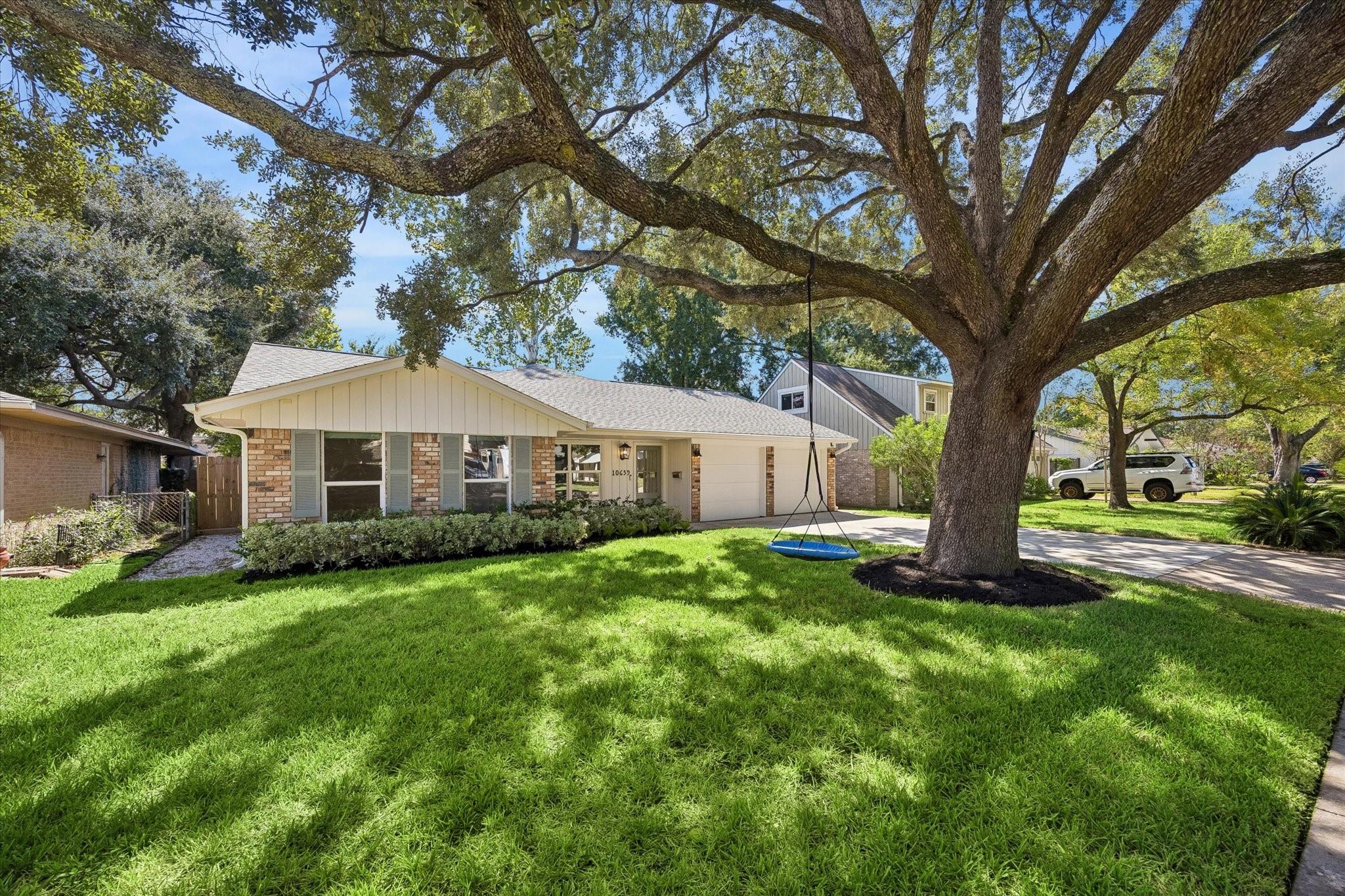 10659 Mayfield Road — photo