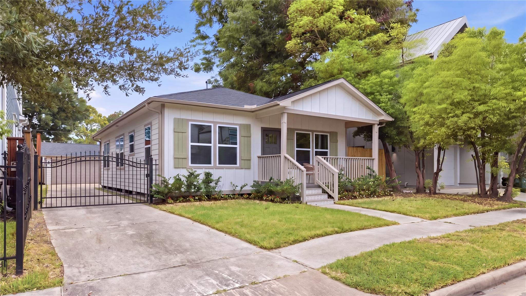 1202 Aurora Street — photo
