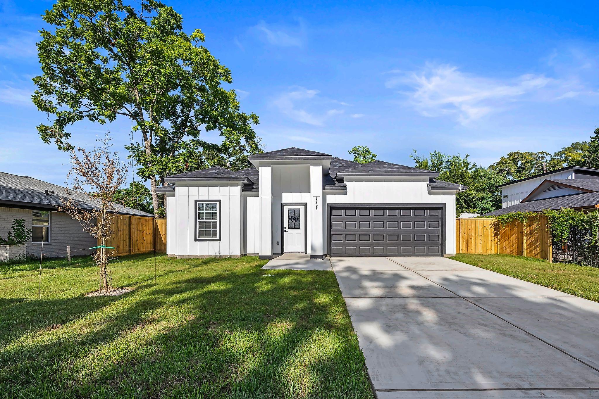 10426 Royal Oaks Drive — photo