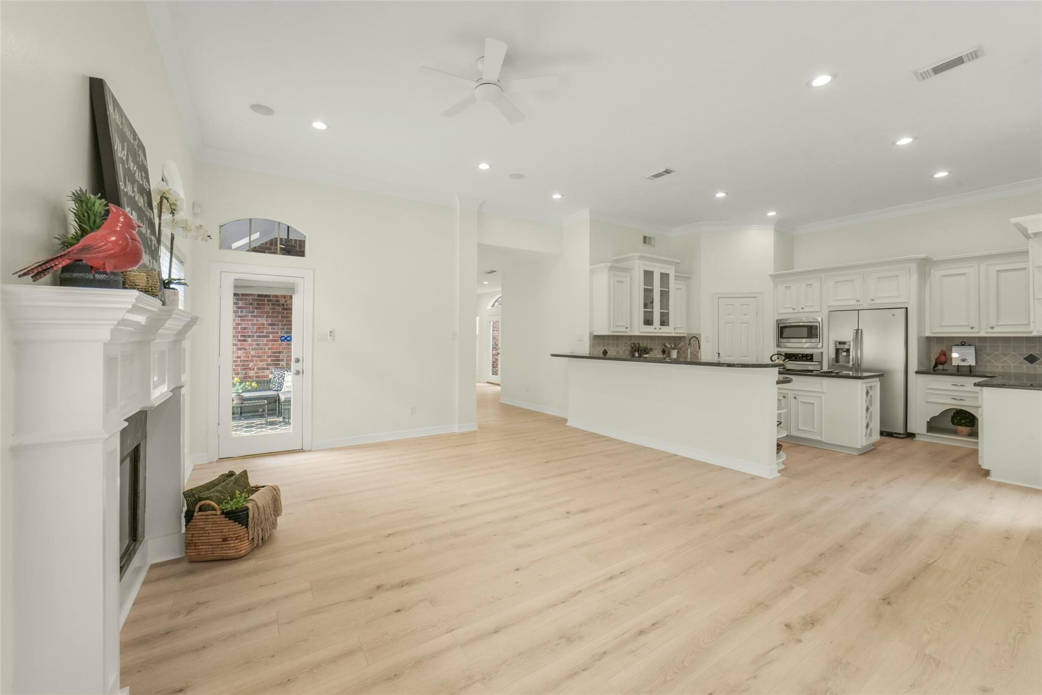 6885 Tournament Drive — photo