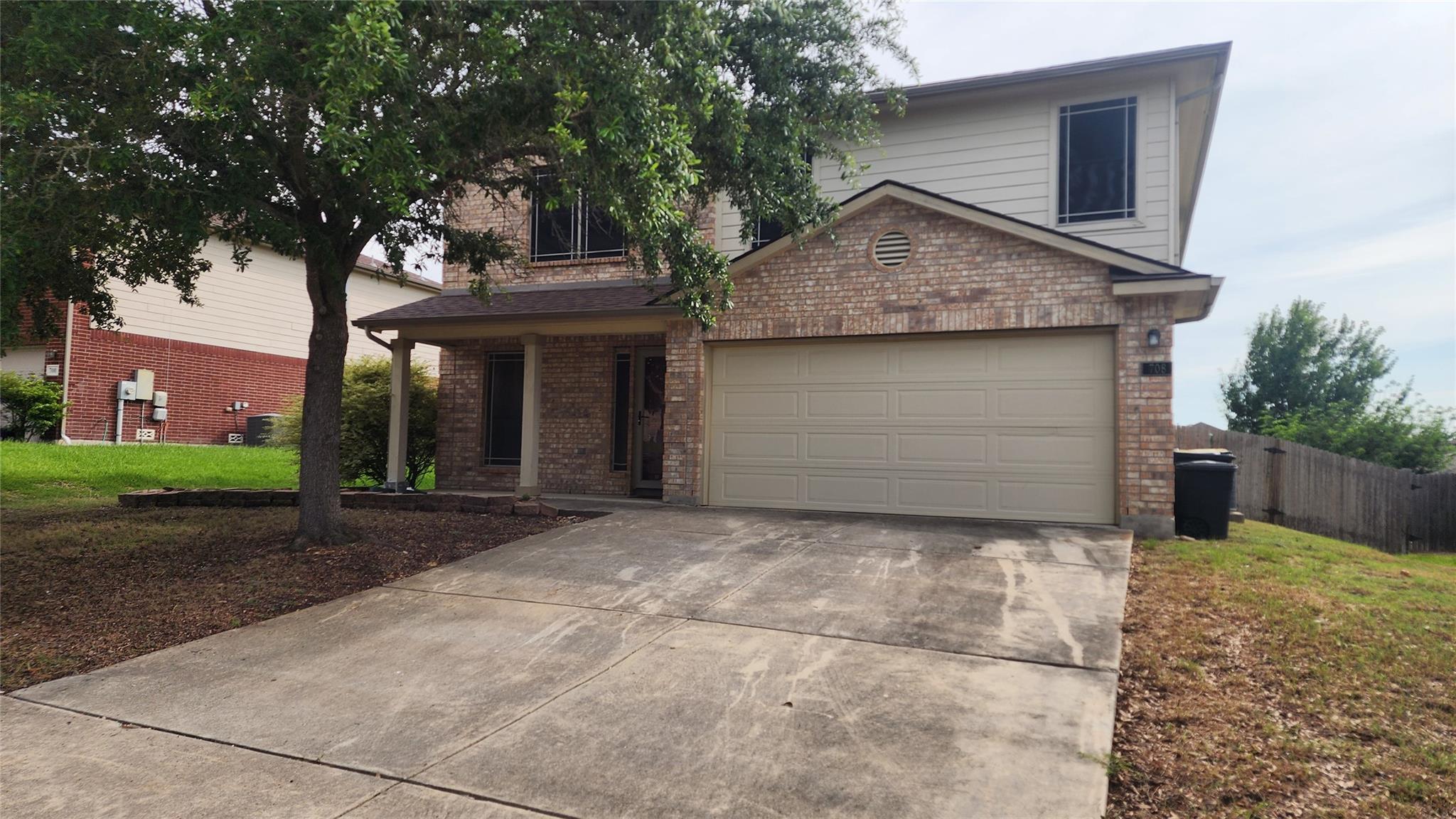 708 Eagles Glen — photo