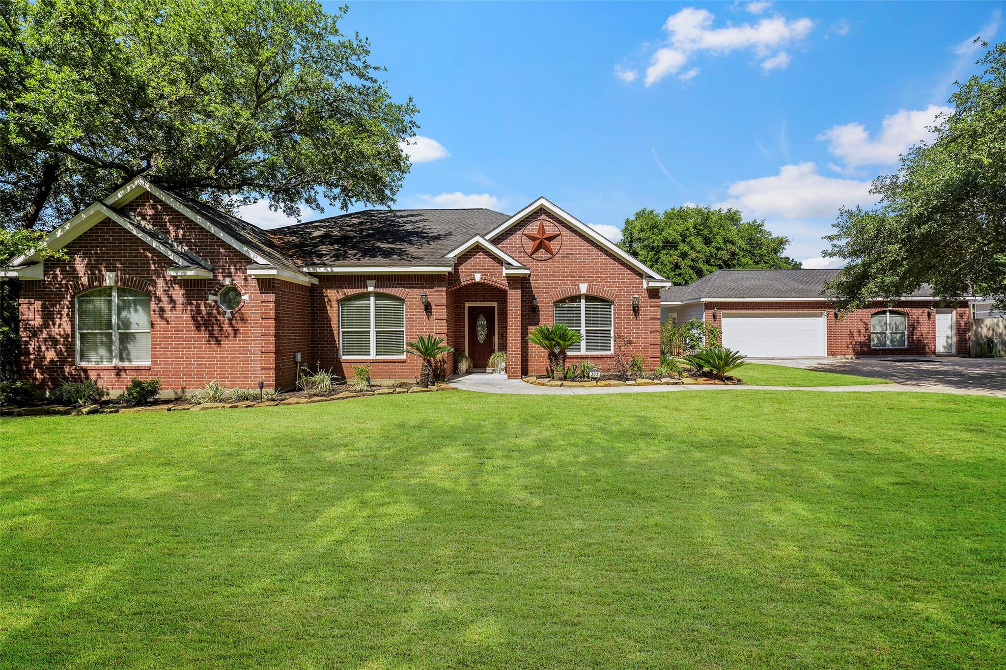 303 Beaumont Drive — photo