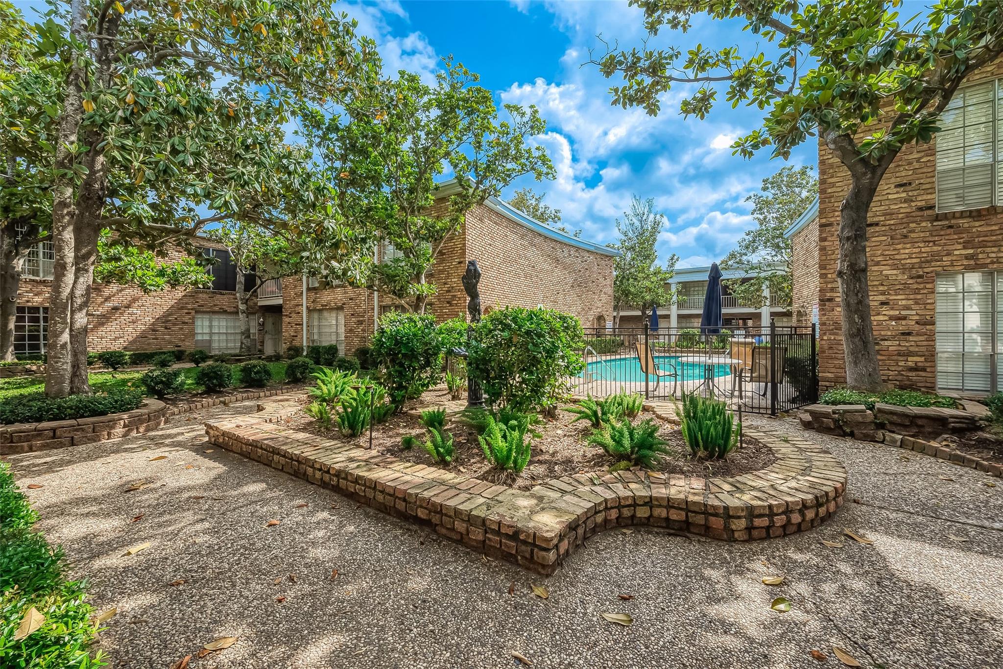 2121 Fountain View Drive #22 — photo