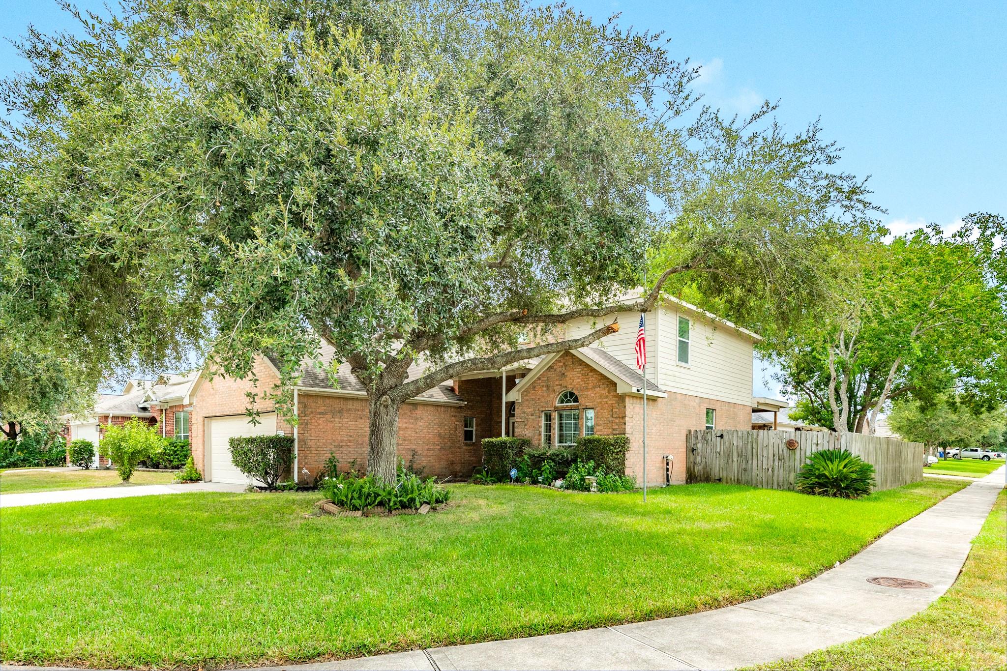 201 N Golden Oak Drive — photo
