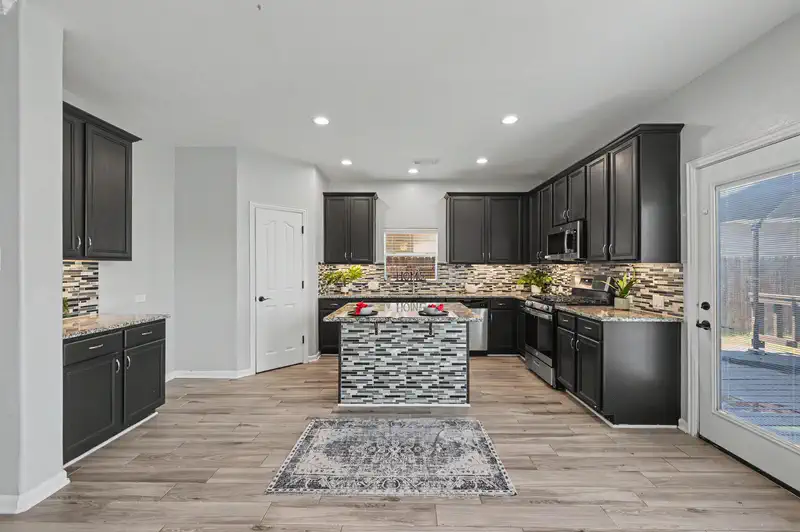 8122 Hardy Elm Street — photo