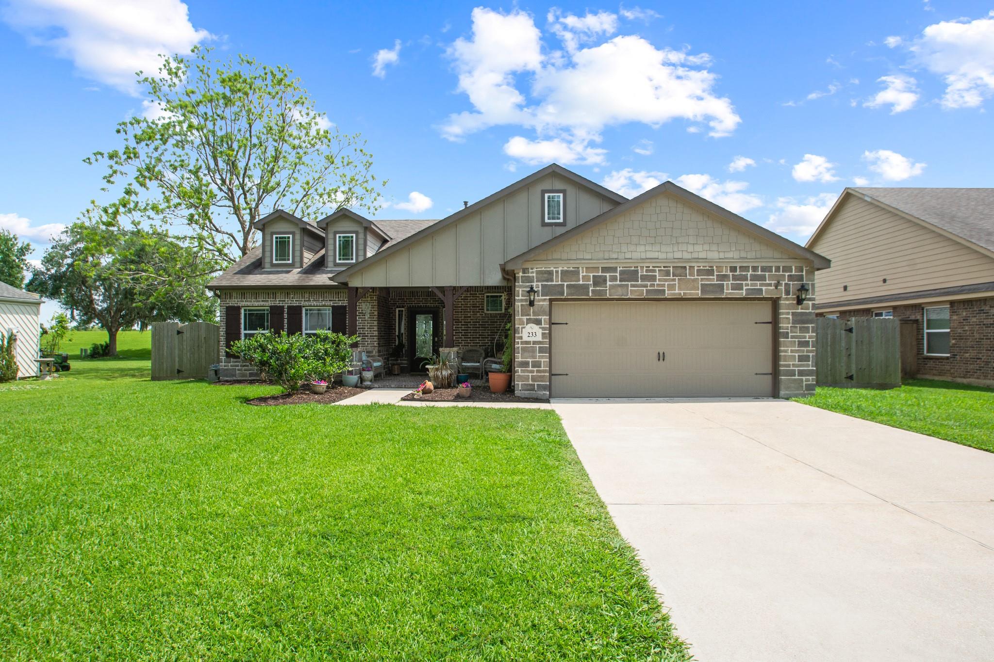 233 Twin Lakes Boulevard — photo