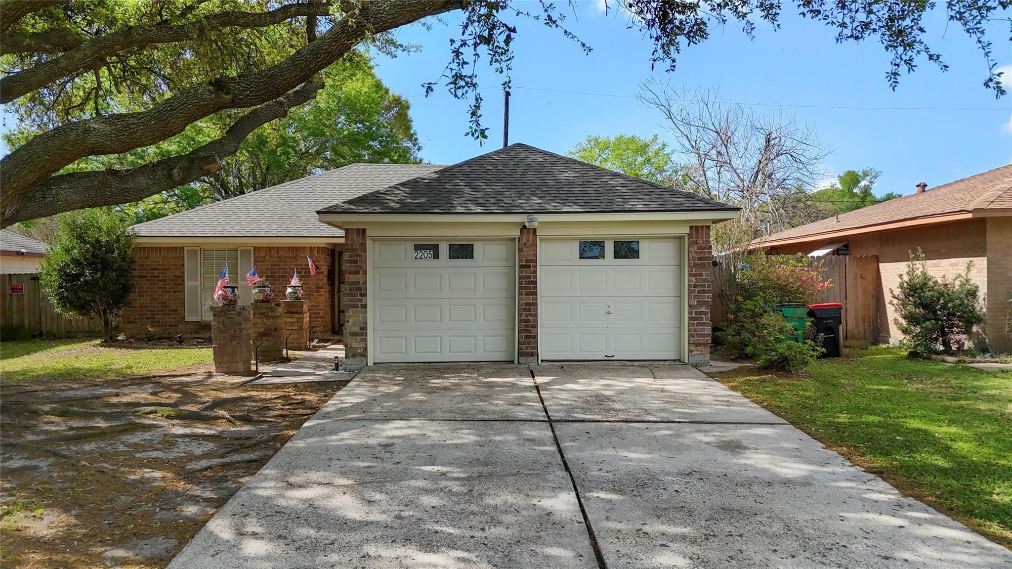 2205 Buchanan Drive — photo