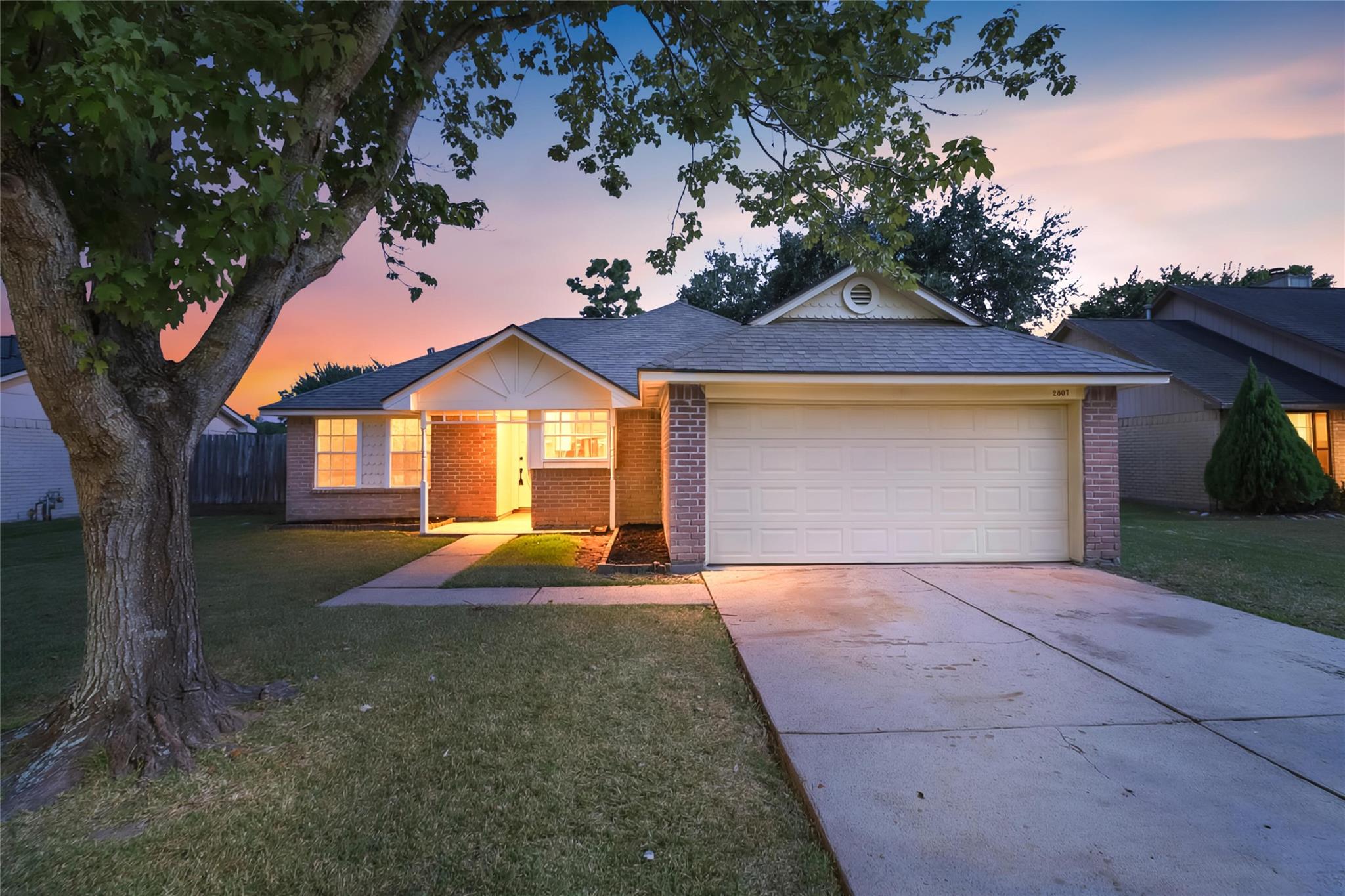 2807 Custer Drive — photo