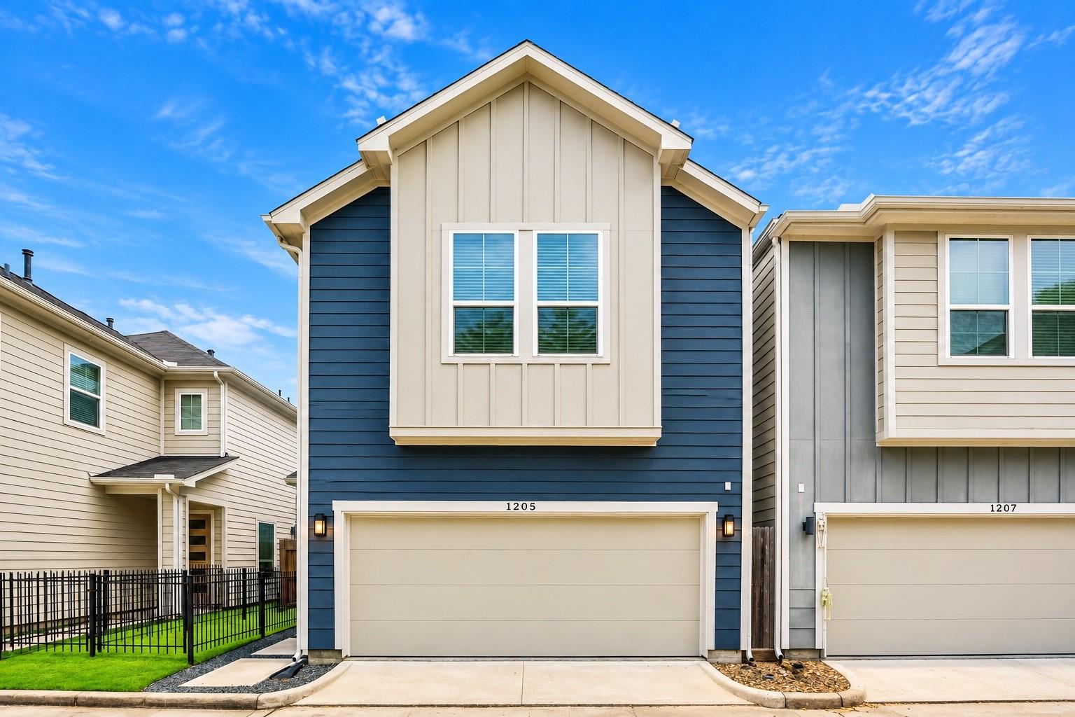 1205 W Tidwell Road — photo