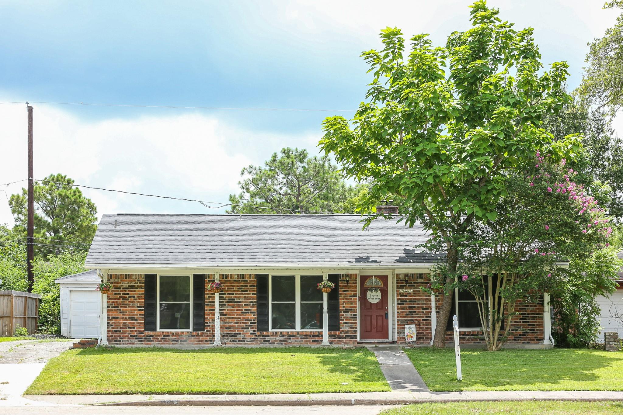 11819 Mclain Boulevard — photo