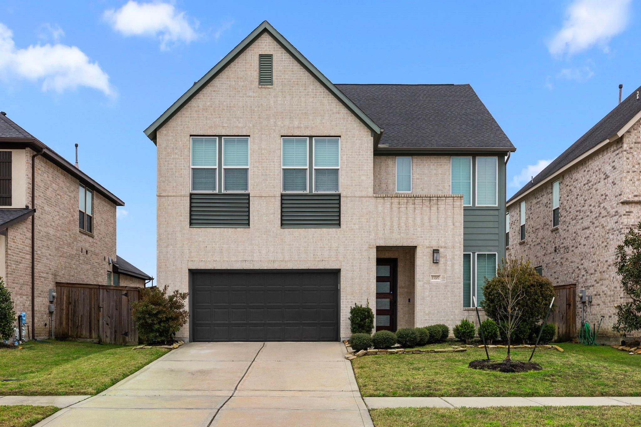 13207 Terania Cliff Trace — photo